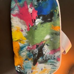 No Limits White Multi Everywhere belt bag